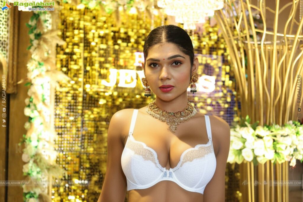 Anamika Tomar yellow saree removed nude boobs nipple pic
