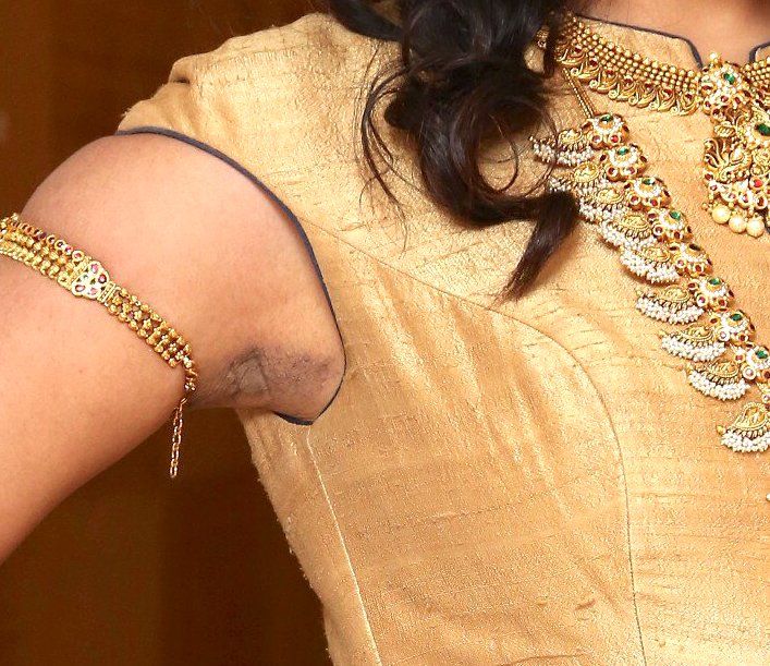 Aanya Kapse nude armpit clean shaved hot pic
