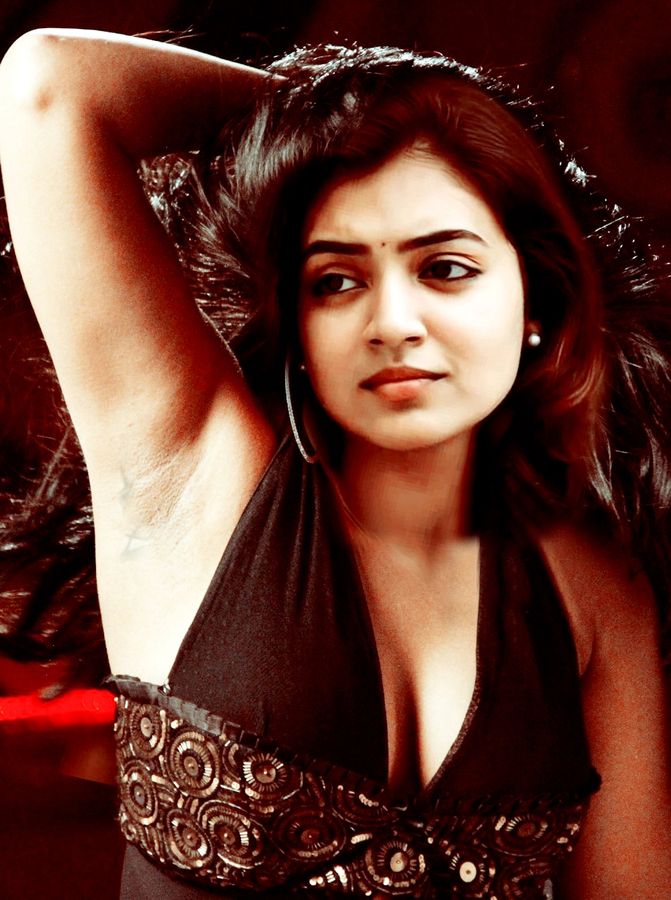 Nazriya armpit clean shaved actress showing in sleeveless dress