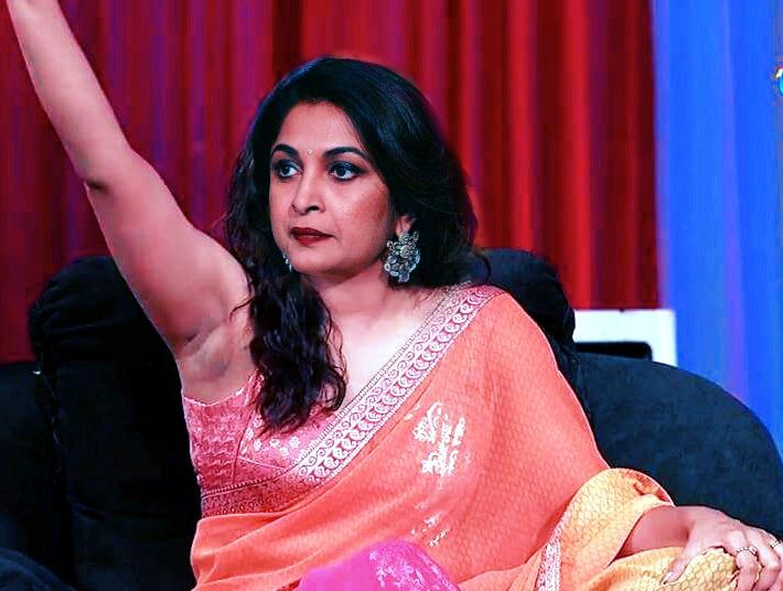 Ramya Krishnan nude armpit in sleeveless blouse exposed in live tv show
