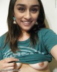 Pragathi Guruprasad showing her nipple without bra naked selfie photo leaked