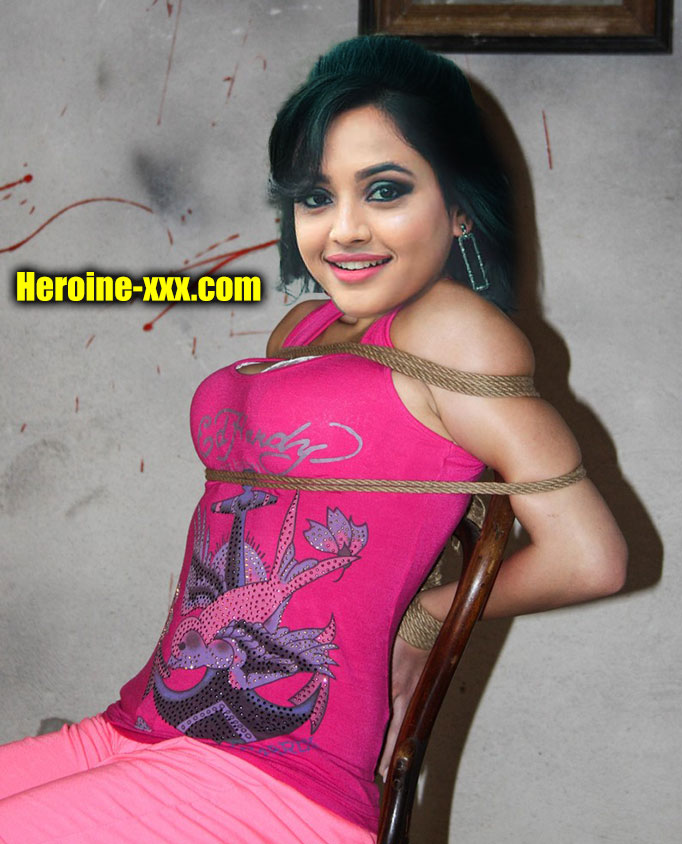 Yasha Shivakumar big boobs tied xxx bdsm torture pic